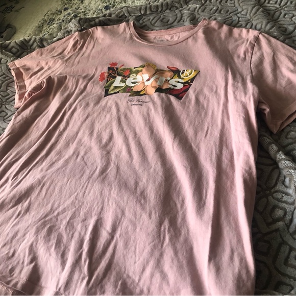 Levi’s unisex floral tee - Picture 3 of 4